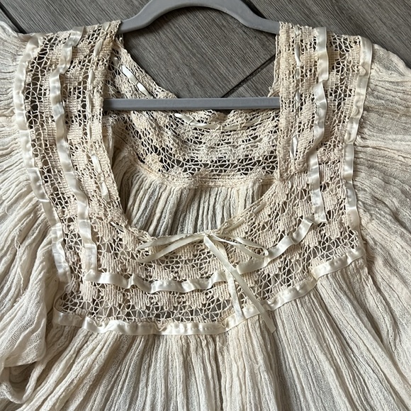 Vintage Cream 70s Flowy Peasant Top w/angel sleeves best fit S/M - Picture 4 of 9